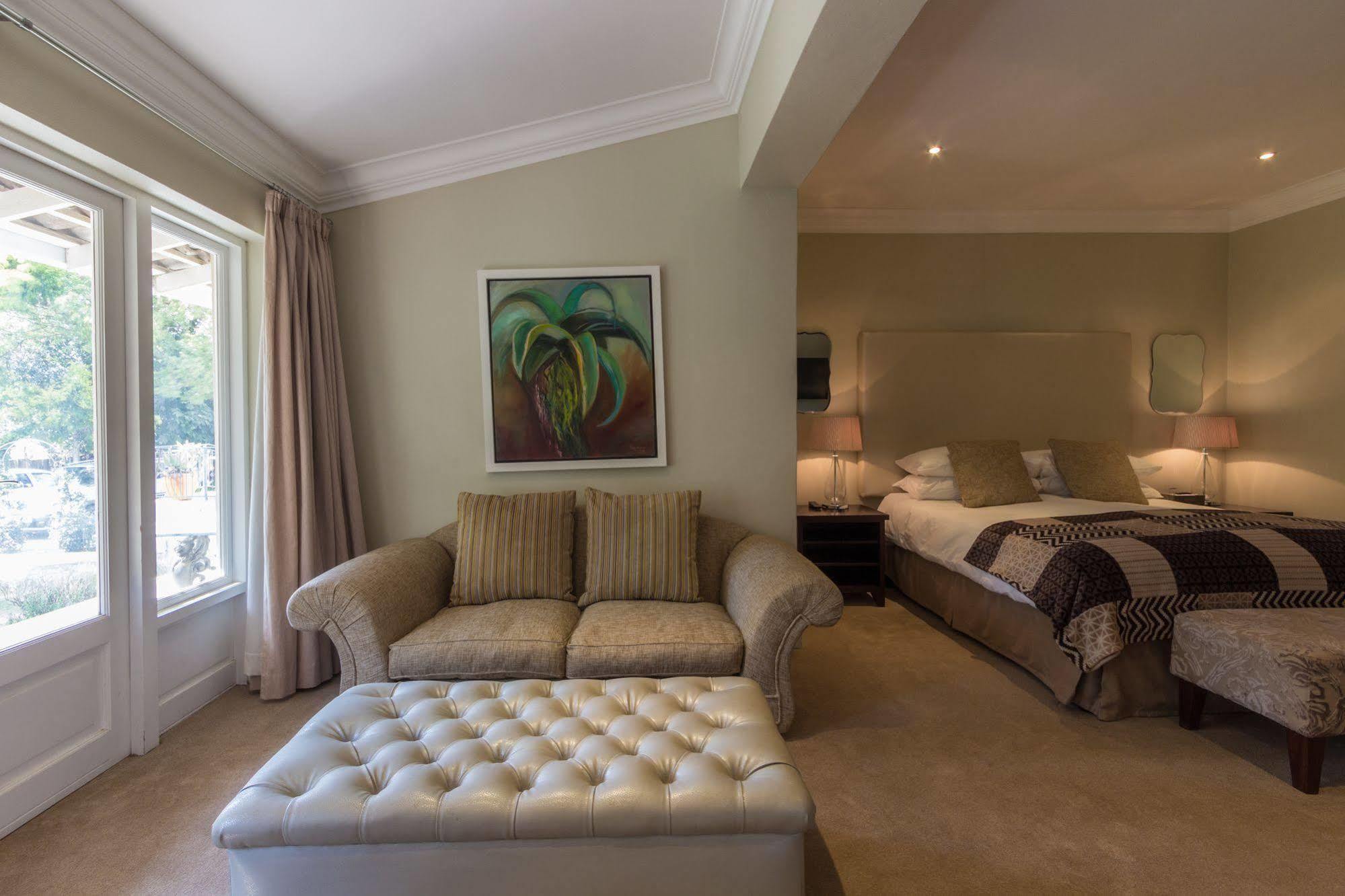 Q On First Guesthouse Johannesburg Exterior photo