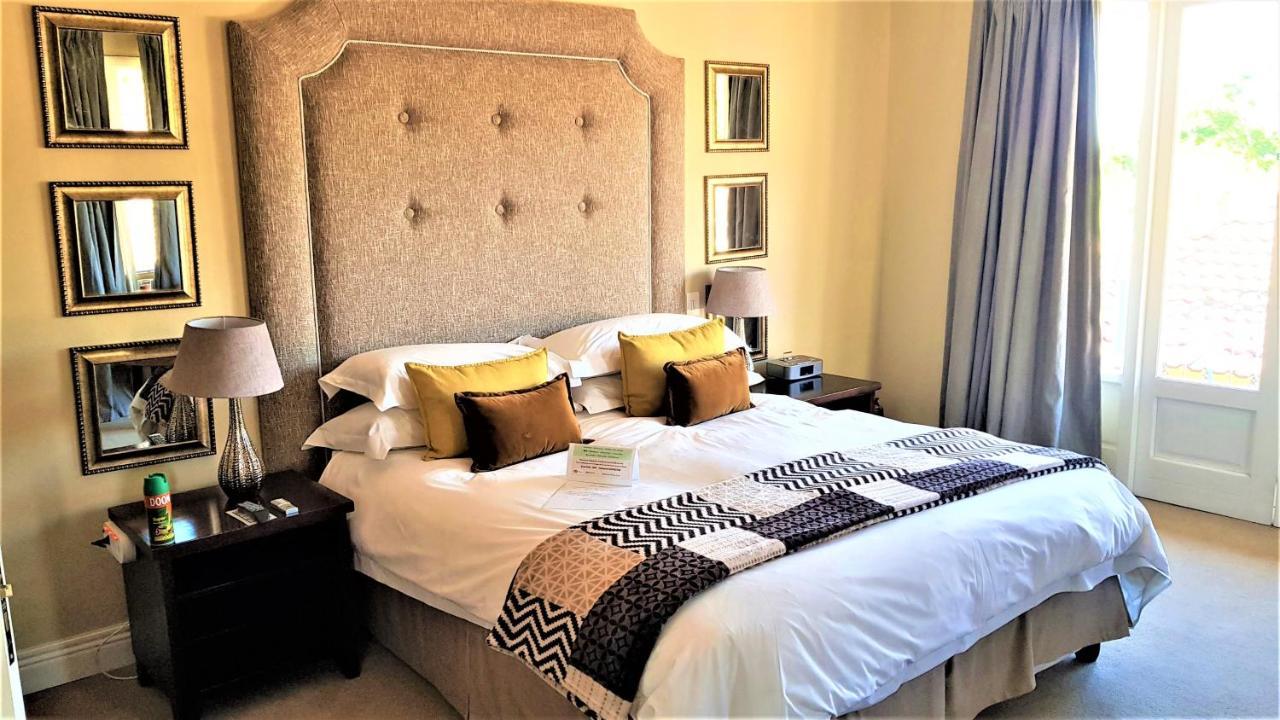 Q On First Guesthouse Johannesburg Exterior photo